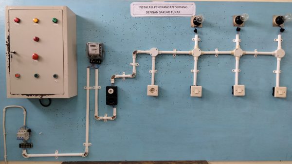 Instalasi Lampu Indoor